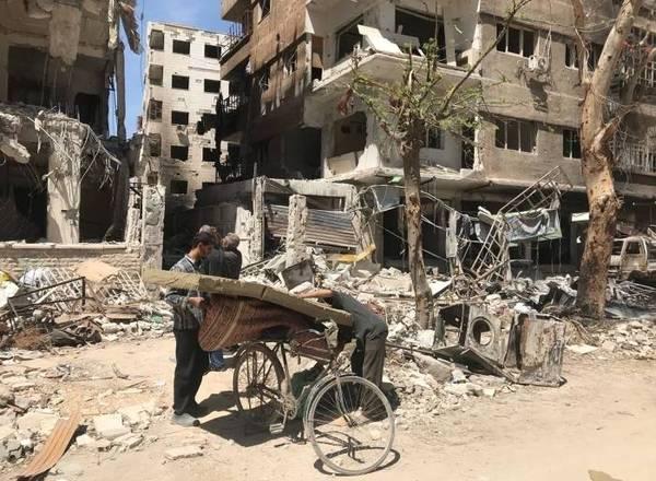 Guerra na Síria: Douma retoma rotina após suposto ataque químico